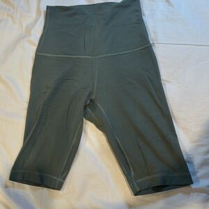 Lululemon Align Shorts 8’’ Size 4 Green